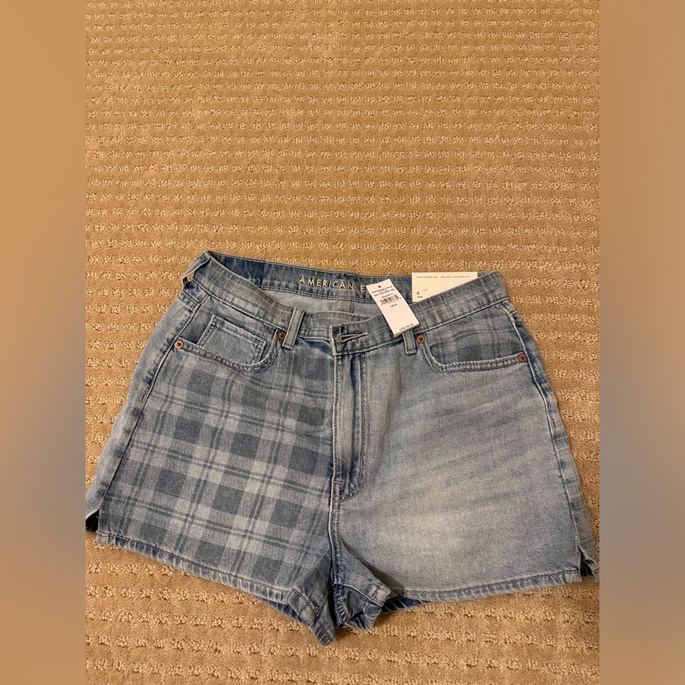 AE highest rise mom short